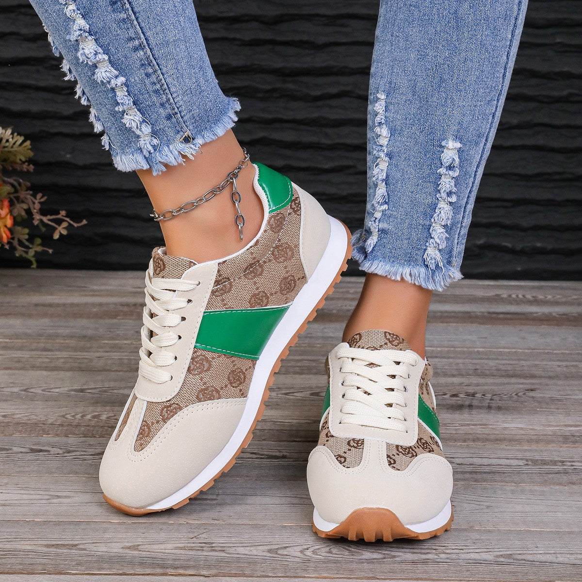 Contrast Round Toe Flat Sneakers - ShopEasier