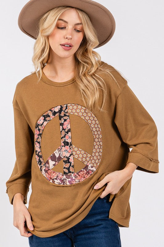 Vintage-Inspired Floral Peace Applique Round Neck Tee