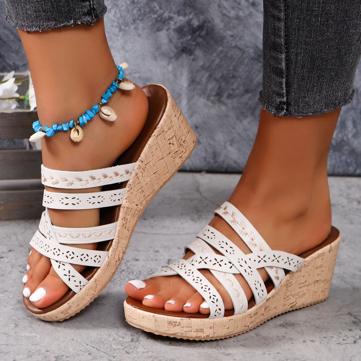 Chic Crisscross Mid Heel Wedge Sandals in PU Leather