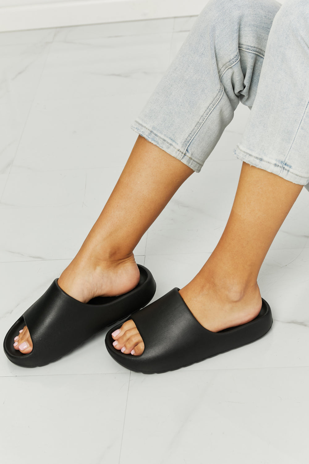 NOOK JOI Cozy Comfort Black Slides