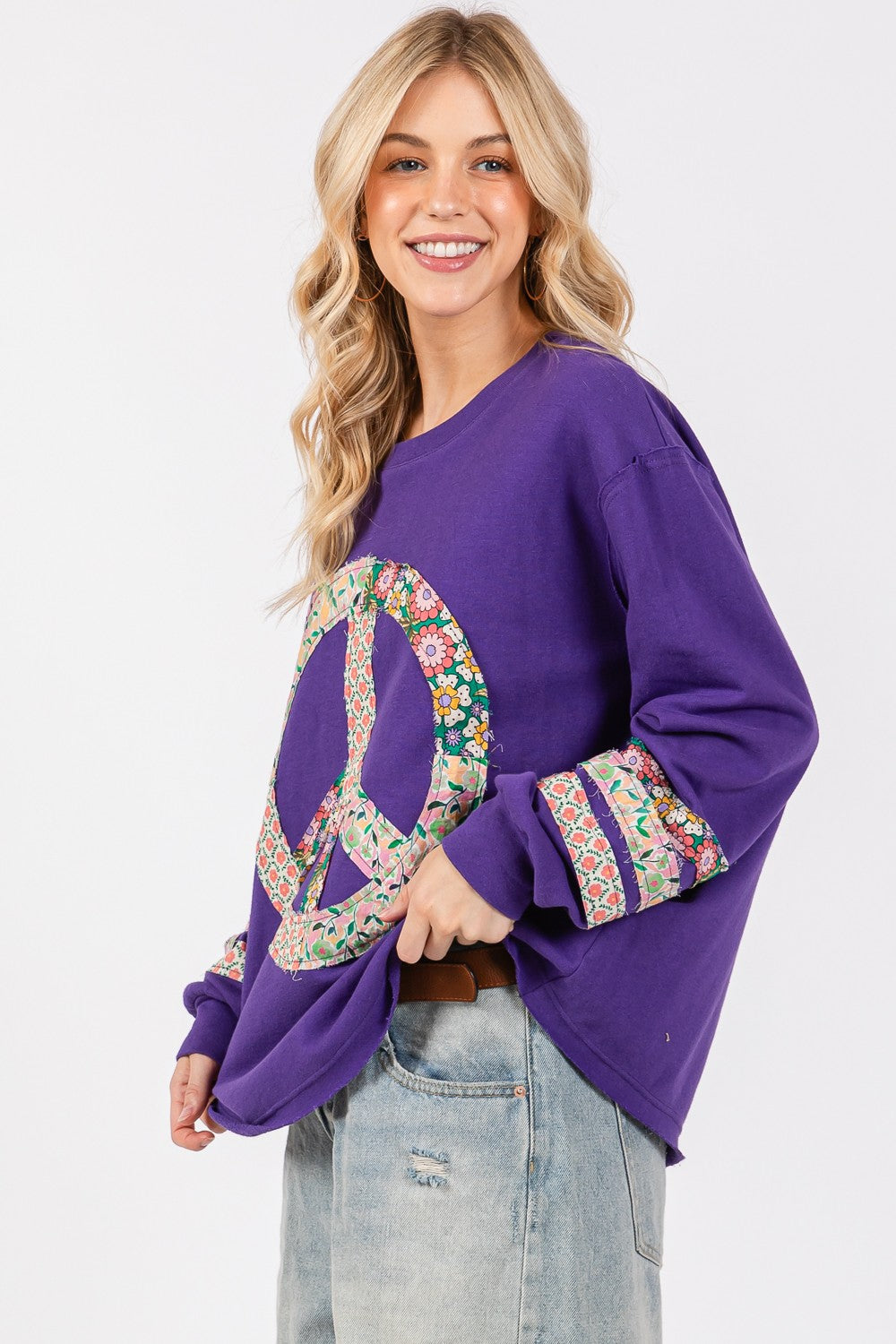 SAGE+FIG Peaceful Vibes Applique Long Sleeve Tee