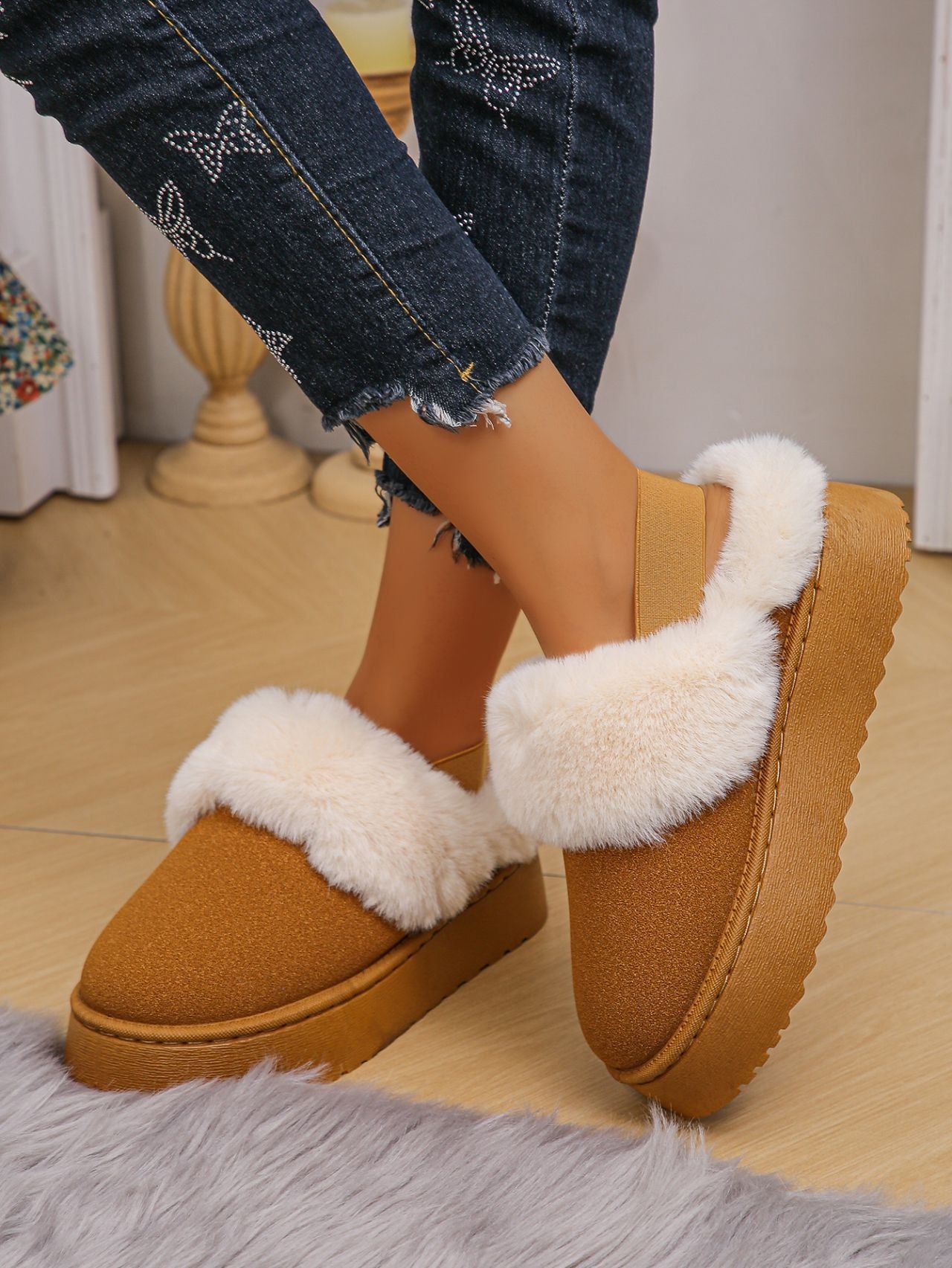 Cozy Faux Fur Platform Slippers with Round Toe