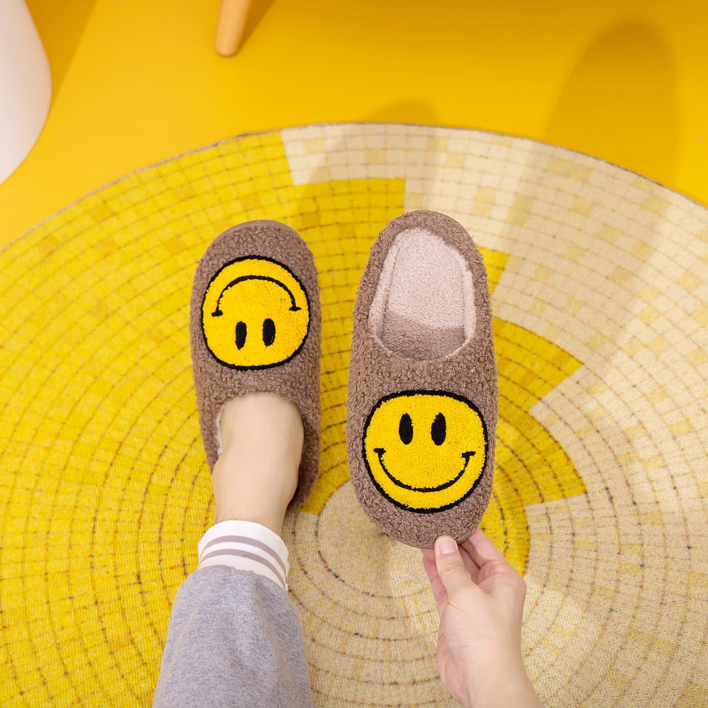 Cheerful Smiley Face Plush Slippers