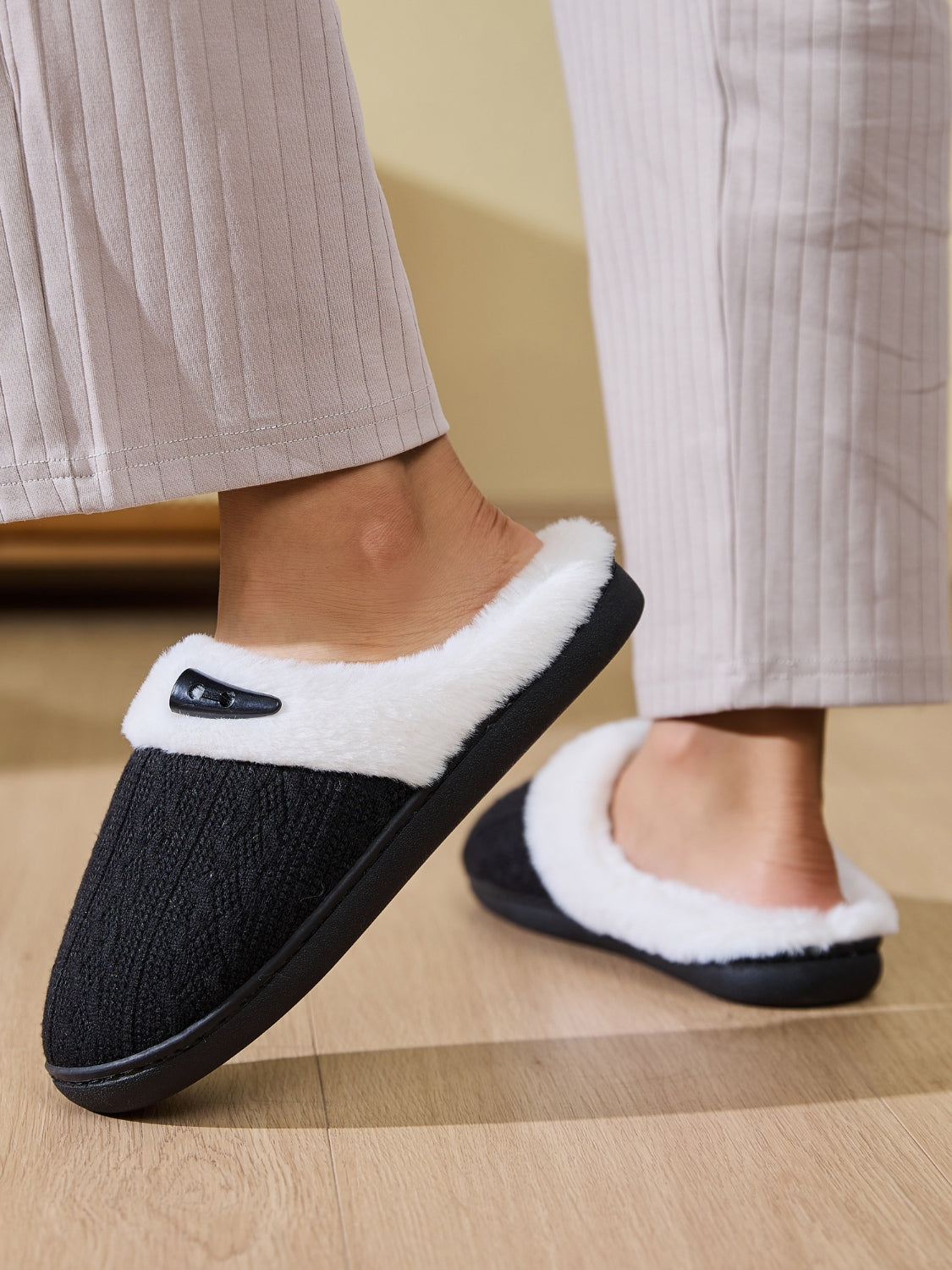 Cozy Horn Buckle Fuzzy Flat Slippers