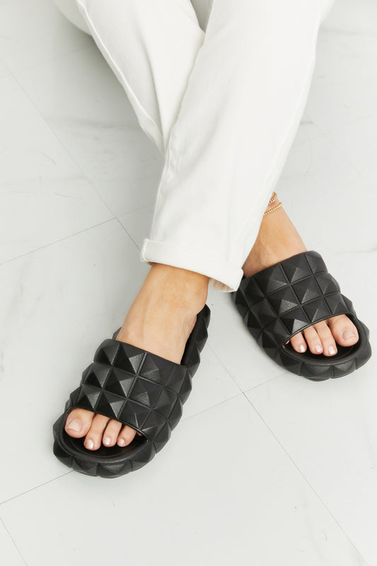 Legend Chic 3D Studded Slide Sandal