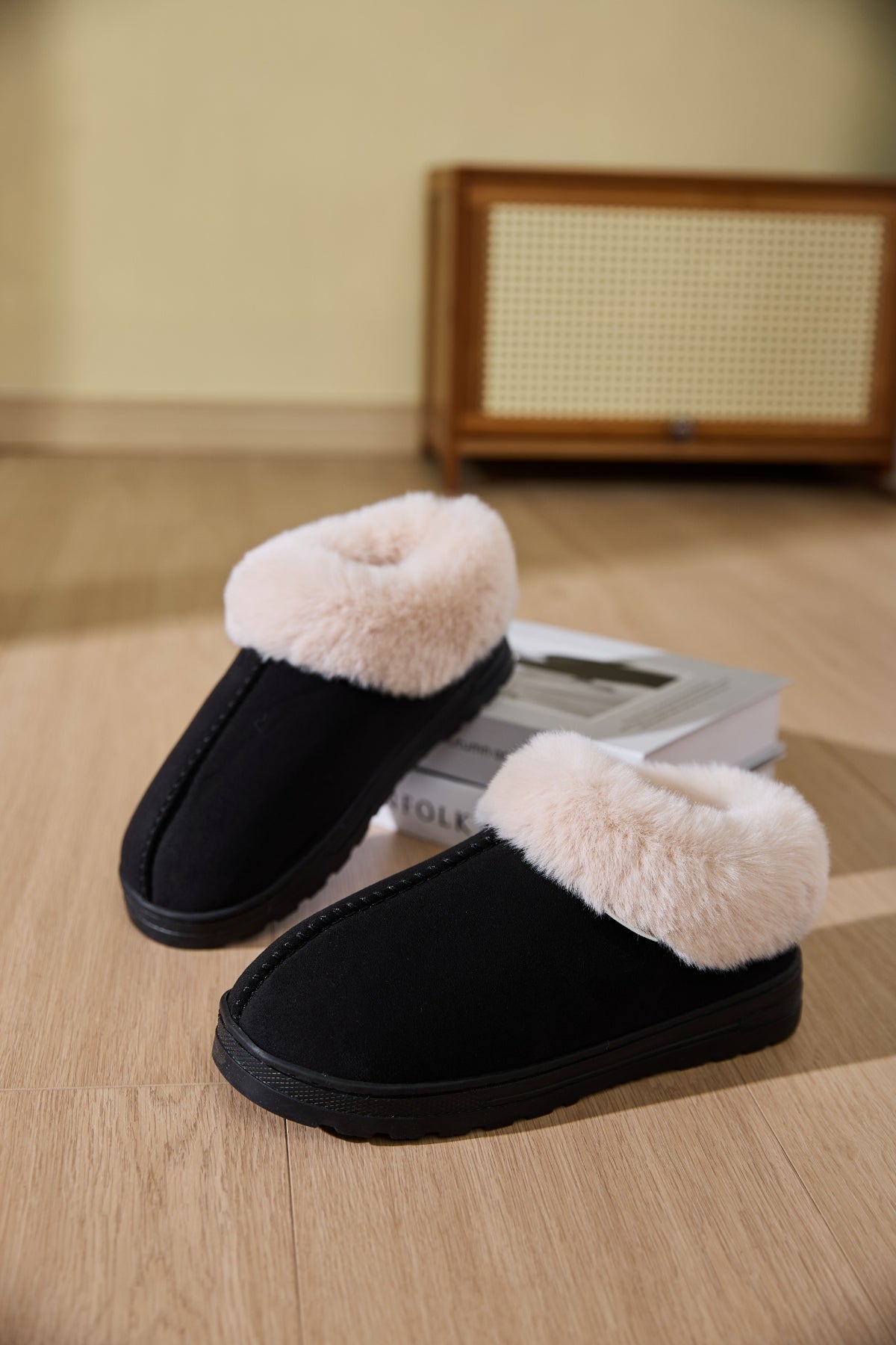 Cozy Faux Fur Platform Slippers with Round Toe