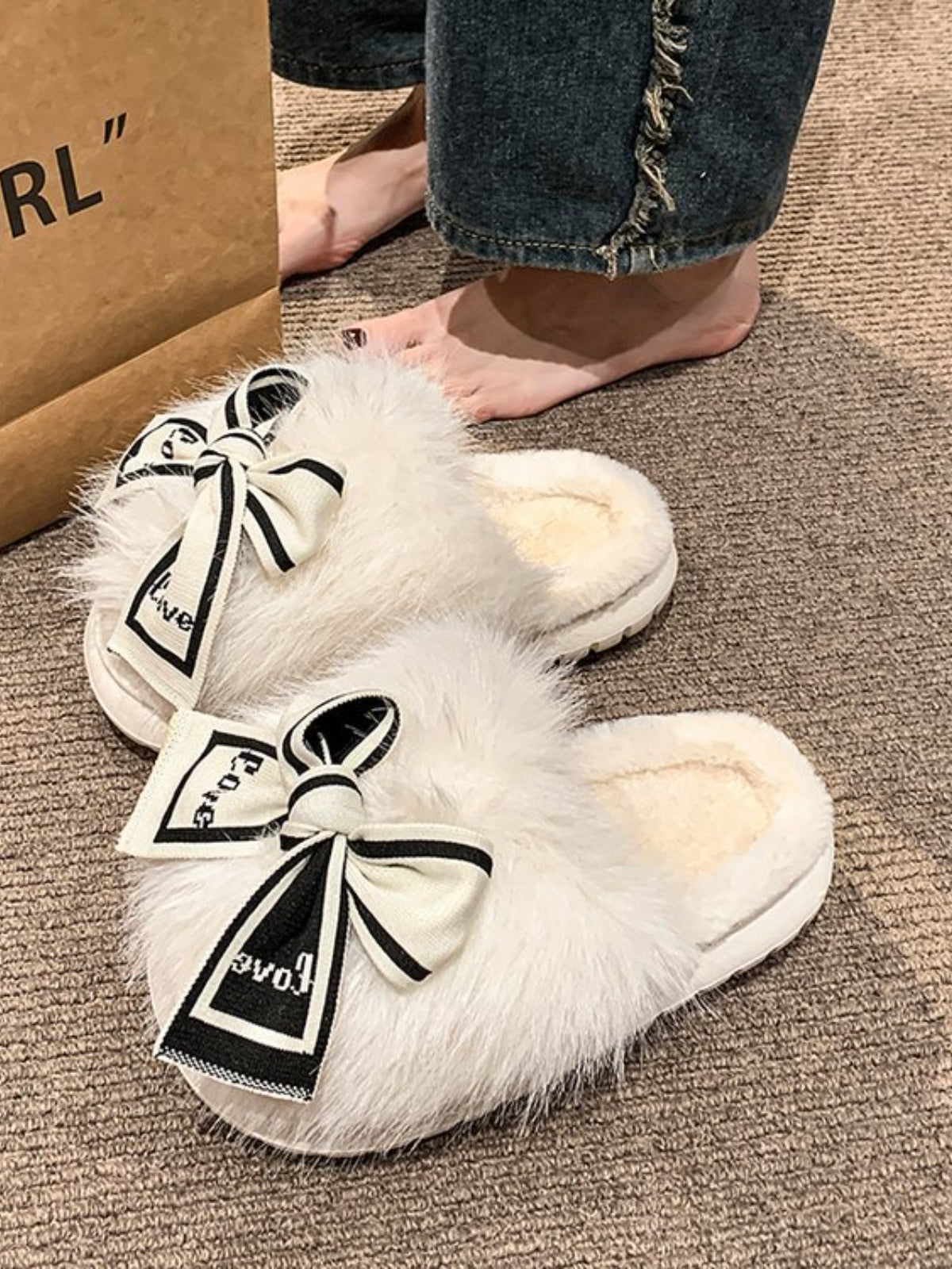 Faux Fur Bow Adorned Round Toe Slippers