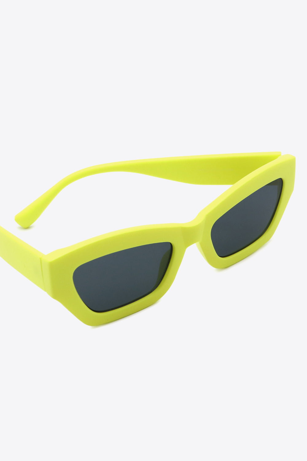 Stylish UV400 Wayfarer Sunglasses with Polycarbonate Frame