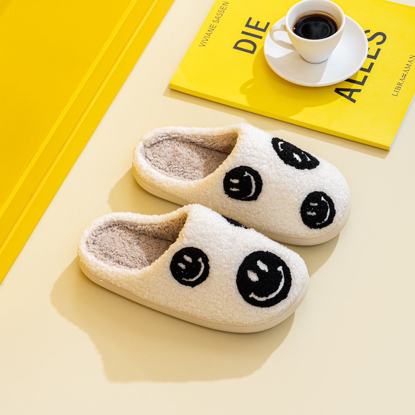 Cheerful Smiley Face Plush Slippers