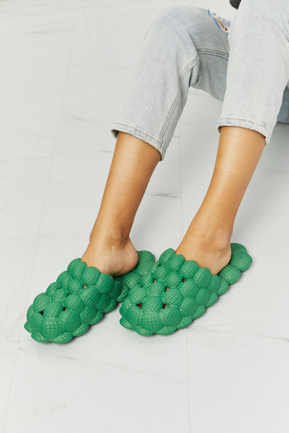 Cozy Green Bubble Slide Slippers for Ultimate Comfort