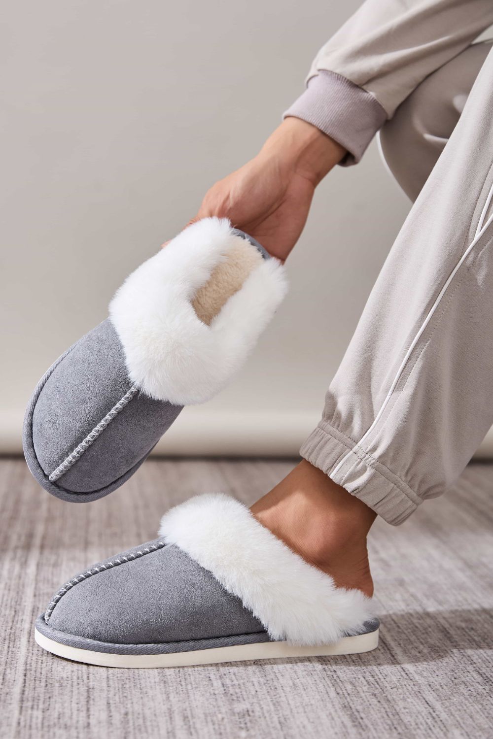 Cozy Faux Fur Round-Toe Slippers