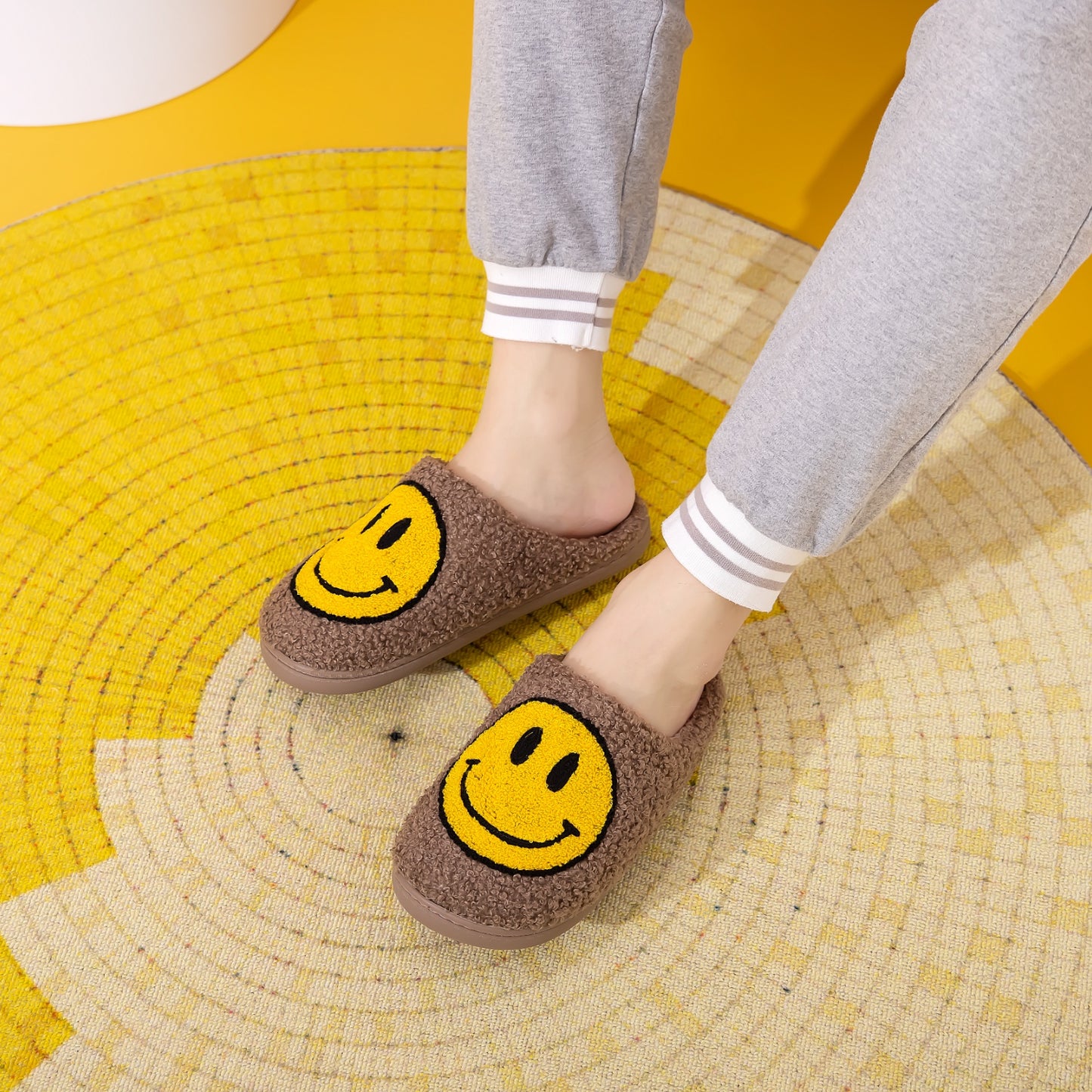 Cheerful Smiley Face Plush Slippers