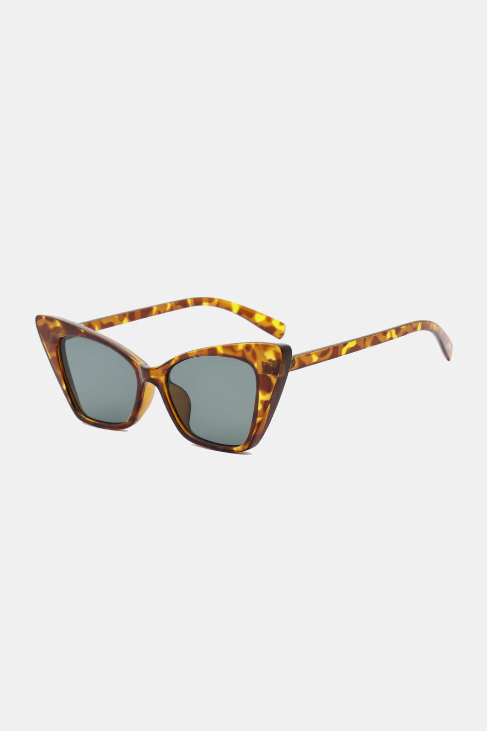 Chic Cat Eye Sunglasses with Acetate Lenses