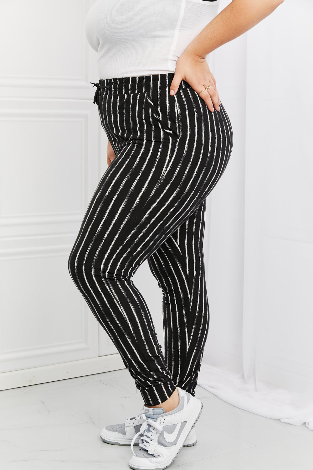 Cozy Striped Joggers with Pockets and Drawstring